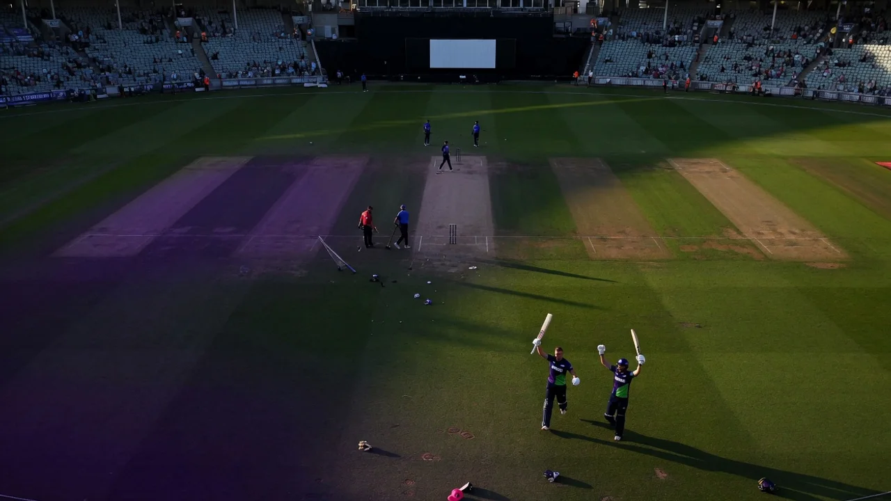 Liam Livingstone and Dewald Brevis and Birmingham Phoenix bowlers and London Spirit crowd